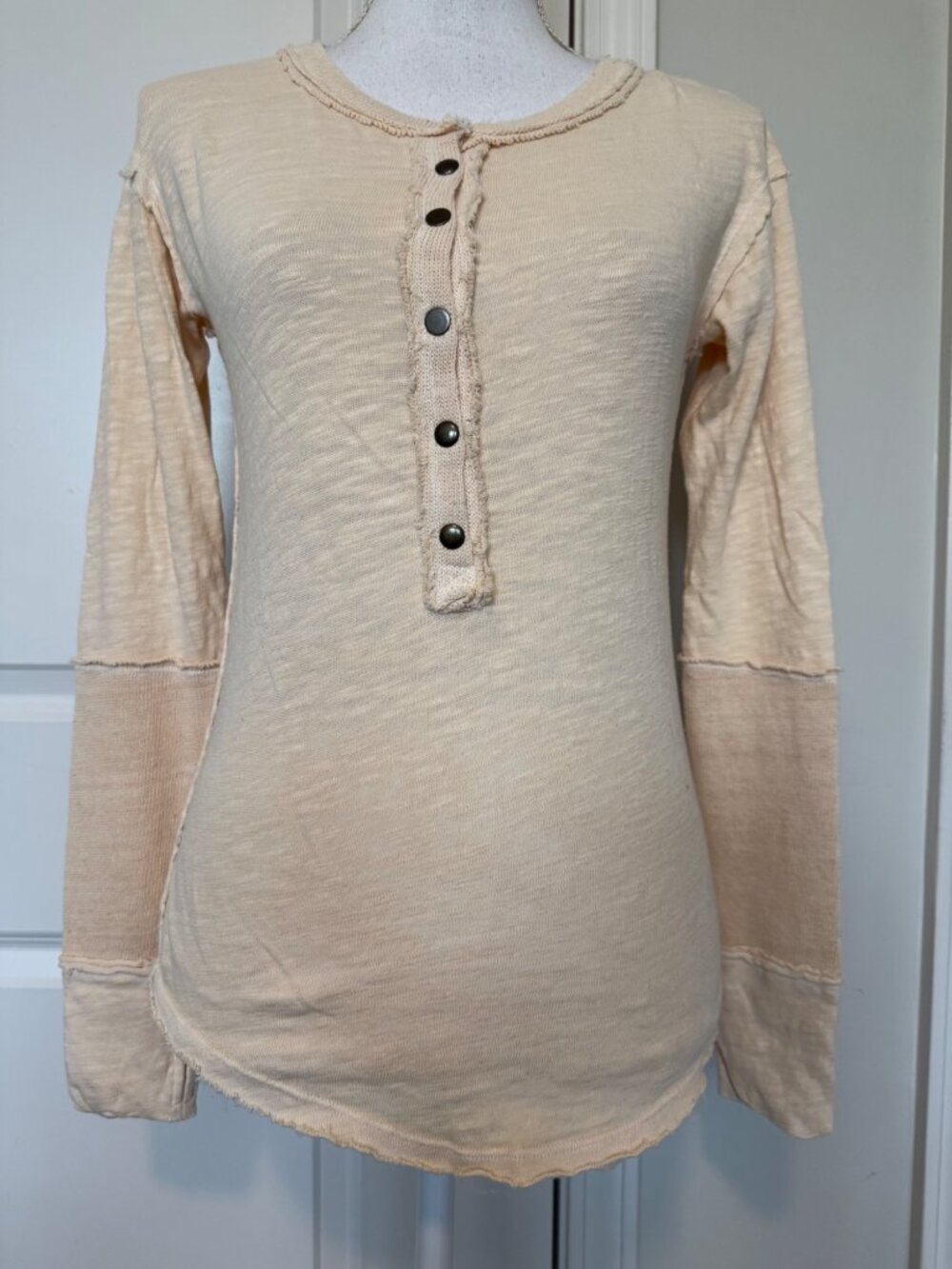 We The Free Womens Henley Top Size XS Beige Button-Front Long Sleeve Free People
